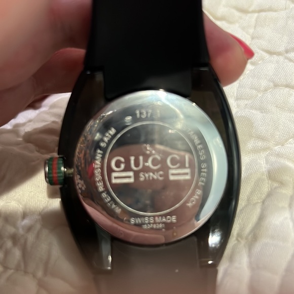 Gucci Unisex Sync Rubber Strap Sport Watch - Picture 9 of 9